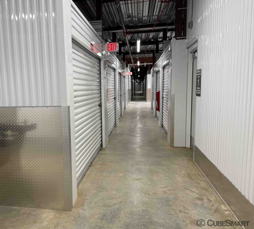 Facility photo: //images.sparefoot.com/medium/24284969e0a79531d1d.jpg
