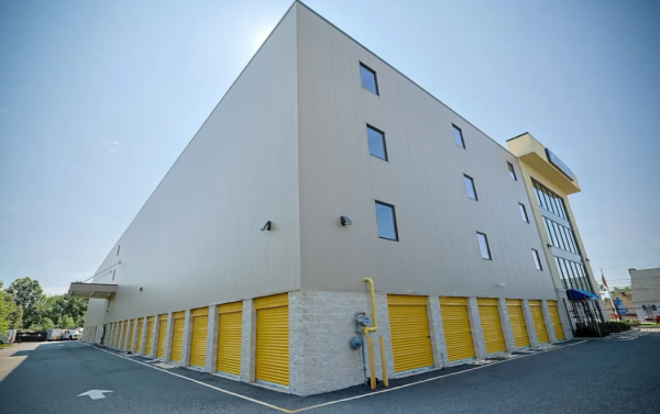 Facility photo: //images.sparefoot.com/medium/2428536902c7bb04de3.png