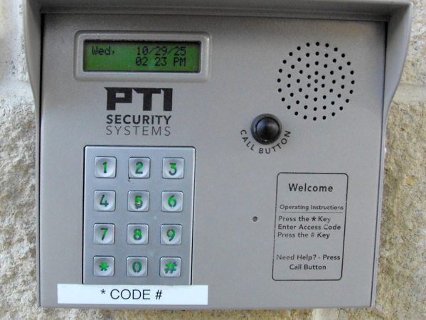 Facility photo: //images.sparefoot.com/medium/2428536902cb435f38e.png