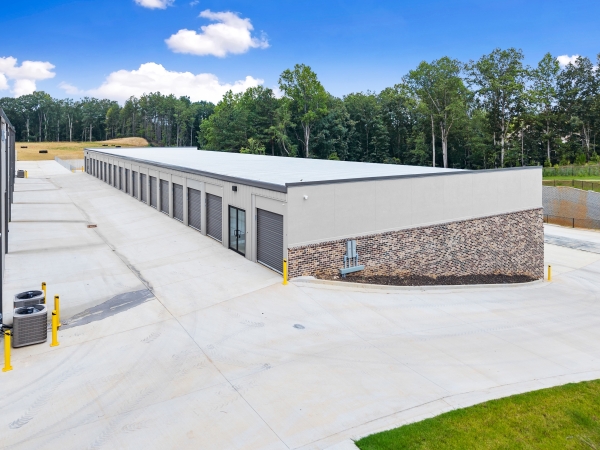 Facility photo: //images.sparefoot.com/medium/2428556904c7dd08e85.jpg