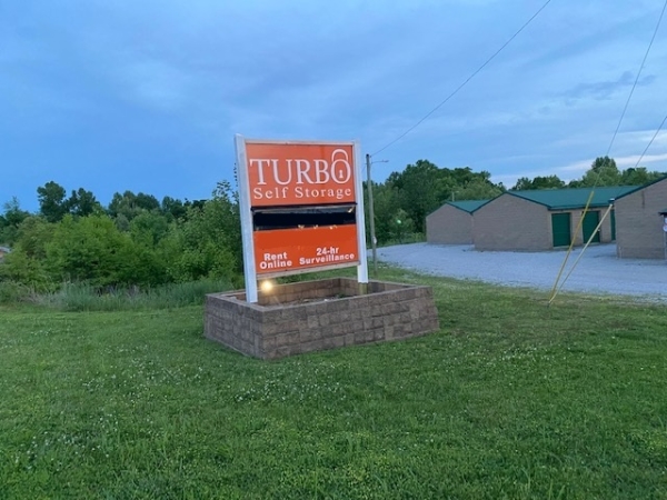 Facility photo: //images.sparefoot.com/medium/242857690288ac8ede4.jpg