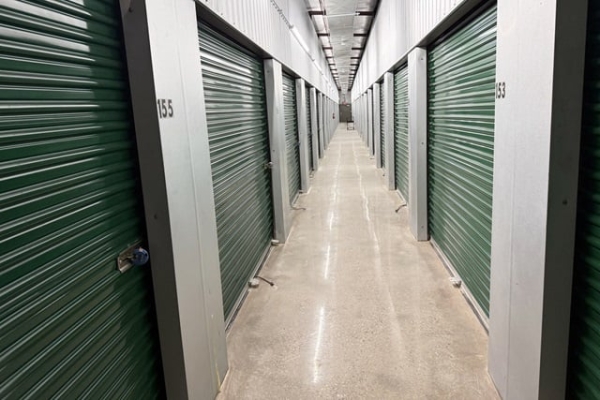 Facility photo: //images.sparefoot.com/medium/2428586a2963a17fdf7.jpg