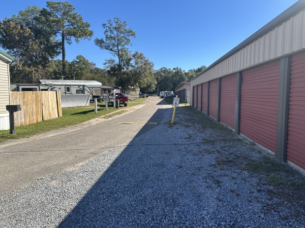 Facility photo: //images.sparefoot.com/medium/24286169e117fed8a54.jpg