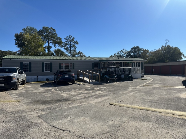 Facility photo: //images.sparefoot.com/medium/24286169e118e98beca.jpg