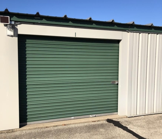 Facility photo: //images.sparefoot.com/medium/242863691744510dcd6.jpg