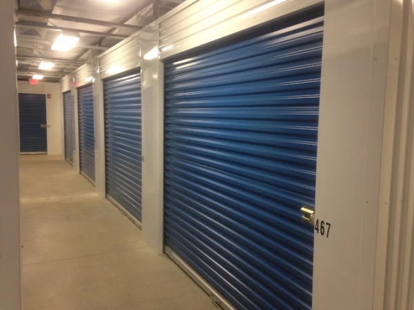 Facility photo: //images.sparefoot.com/medium/242864690a31fbbb610.jpg