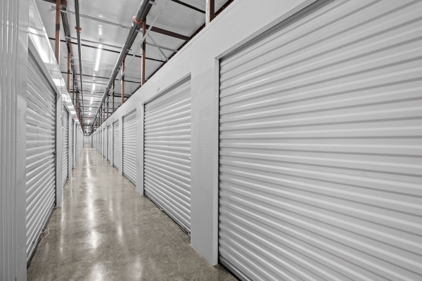 Facility photo: //images.sparefoot.com/medium/2428746a316f72de37d.jpg
