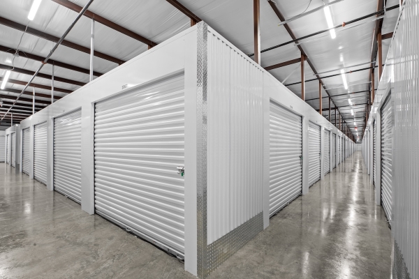 Facility photo: //images.sparefoot.com/medium/2428746a316f73b0daa.jpg