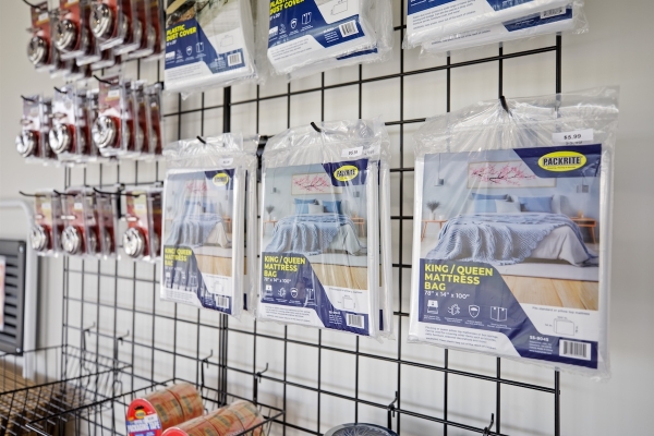 Facility photo: //images.sparefoot.com/medium/2428746a316f754a1c3.jpg