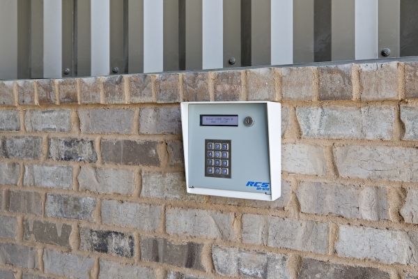 Facility photo: //images.sparefoot.com/medium/2428746a316f75e81ef.jpg