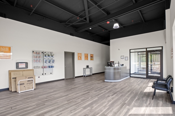 Facility photo: //images.sparefoot.com/medium/2428746a316f782a56a.jpg