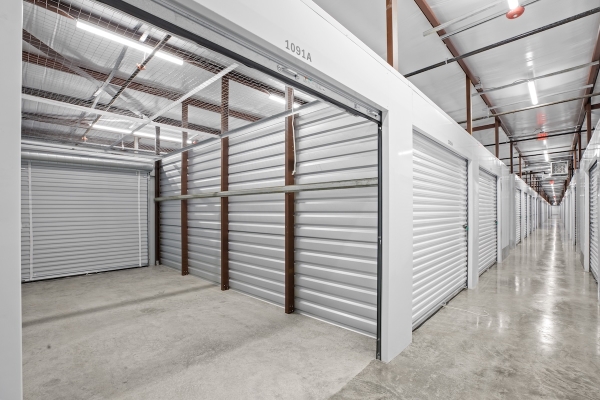 Facility photo: //images.sparefoot.com/medium/2428746a316f79d7858.jpg