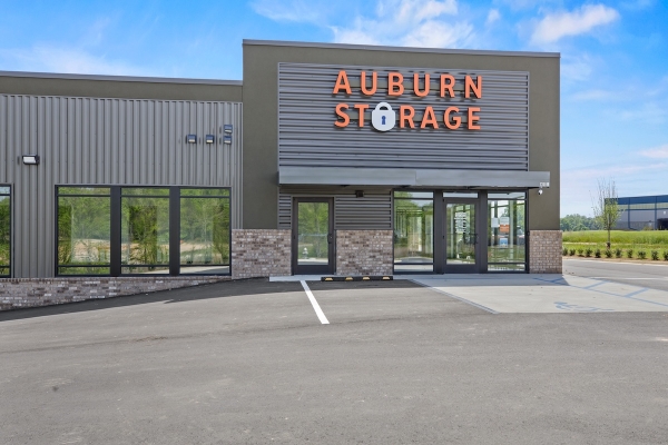 Facility photo: //images.sparefoot.com/medium/2428746a316f7d9c84c.jpg