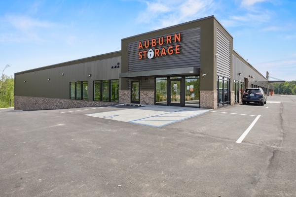 Facility photo: //images.sparefoot.com/medium/2428746a316f7fcb817.jpg