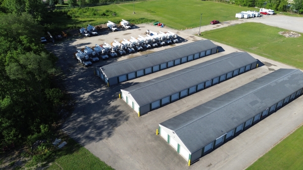 Facility photo: //images.sparefoot.com/medium/242875691c8d5cb1f01.jpg