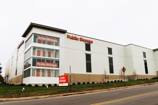 Facility photo: //images.sparefoot.com/medium/24287869e6274bed7f0.jpg