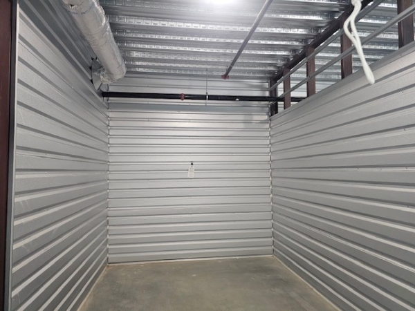 Facility photo: //images.sparefoot.com/medium/2428806940691217054.jpg