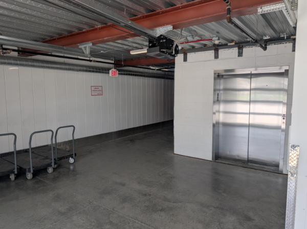 Facility photo: //images.sparefoot.com/medium/242881690a28161d51f.png