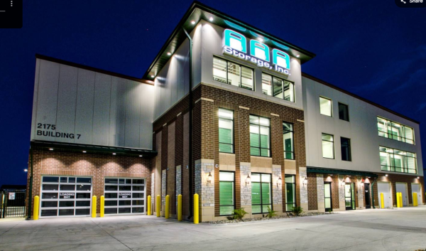 Facility photo: //images.sparefoot.com/medium/242881690a2842444eb.png