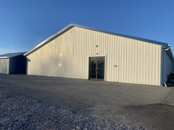 Facility photo: //images.sparefoot.com/medium/2428866967aaf614d0e.jpg