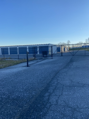 Facility photo: //images.sparefoot.com/medium/2428866967ab2430007.jpg