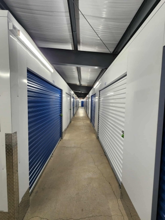 Facility photo: //images.sparefoot.com/medium/242887691347a77b33b.jpeg