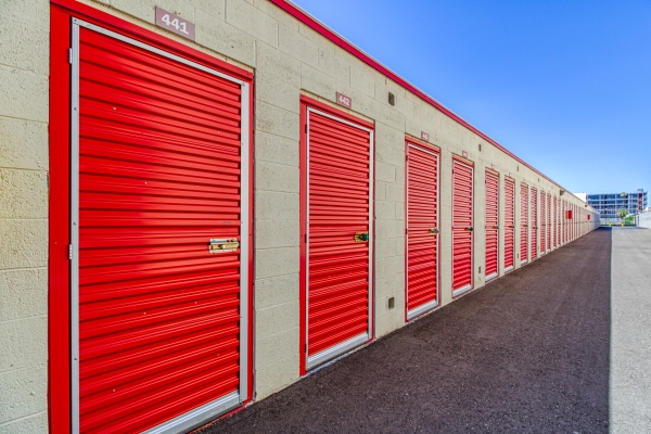 Facility photo: //images.sparefoot.com/medium/242888691539c218be9.jpg