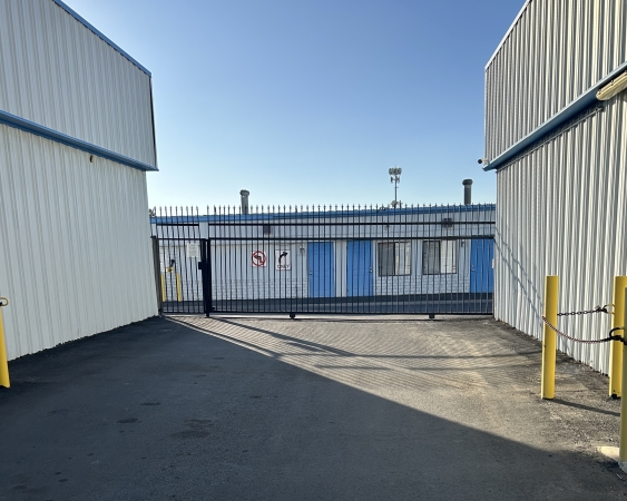 Facility photo: //images.sparefoot.com/medium/242890691651d68f412.jpg