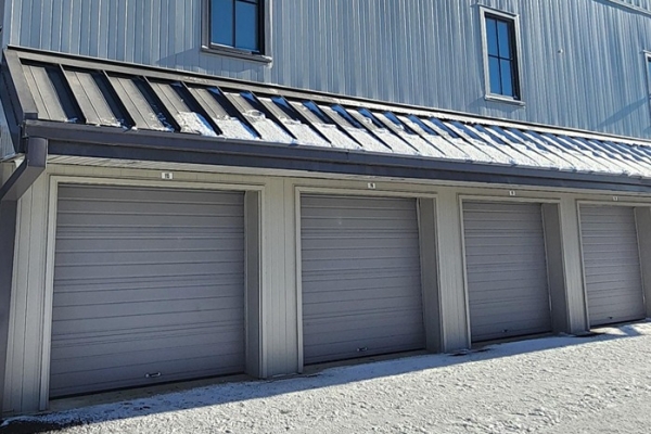 Facility photo: //images.sparefoot.com/medium/2428916a1736f6d804a.jpg