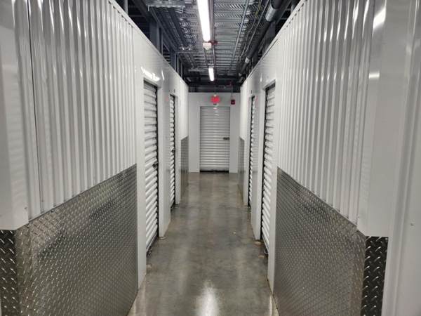 Facility photo: //images.sparefoot.com/medium/2428916a1736f78879e.jpg