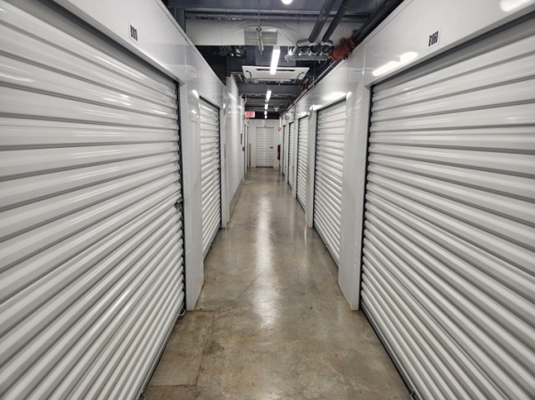 Facility photo: //images.sparefoot.com/medium/2428916a1736f8633b0.jpg