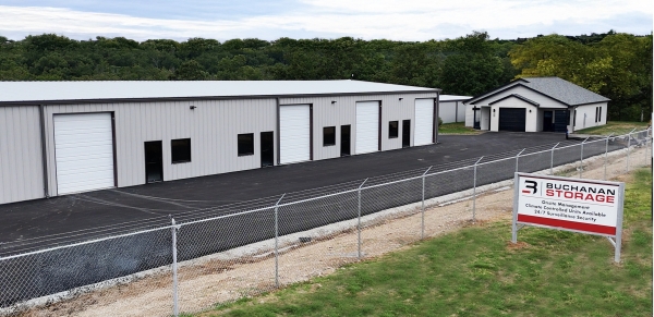 Facility photo: //images.sparefoot.com/medium/242894690b5f8b4eaf1.jpg