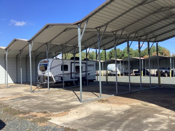 Facility photo: //images.sparefoot.com/medium/2428976930a75d8fc0d.jpg