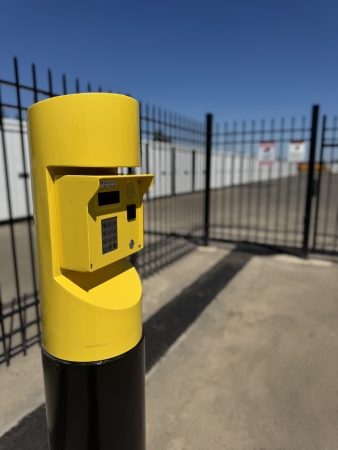 Facility photo: //images.sparefoot.com/medium/242900690a84c75868f.jpeg