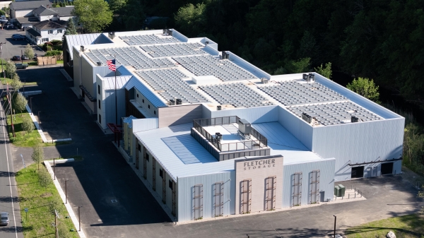 Facility photo: //images.sparefoot.com/medium/242907690cba221f713.jpg