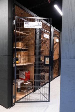 Facility photo: //images.sparefoot.com/medium/242907690cba3fde0d2.jpg