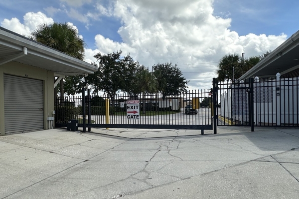 Facility photo: //images.sparefoot.com/medium/242910690cc85604e53.jpg