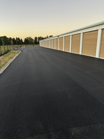 Facility photo: //images.sparefoot.com/medium/242914690cc910baf6f.jpeg