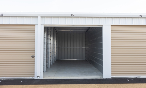 Facility photo: //images.sparefoot.com/medium/24291469646c5f4bfa4.jpeg