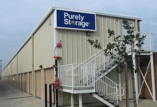 Facility photo: //images.sparefoot.com/medium/242921690e50a582614.jpg