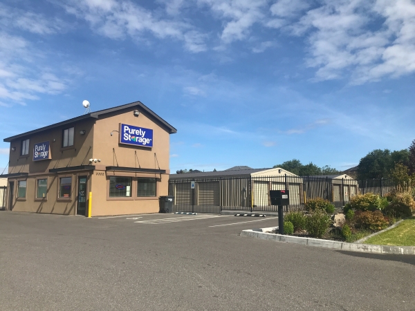 Facility photo: //images.sparefoot.com/medium/242923690e541d77d4d.jpg