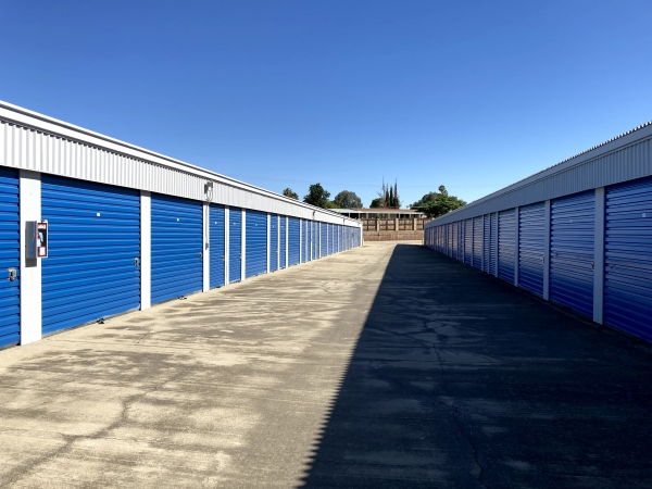 Facility photo: //images.sparefoot.com/medium/24292569178196e2abd.jpg