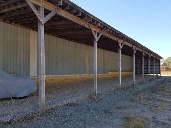 Facility photo: //images.sparefoot.com/medium/242928690e94cf5ceae.jpg