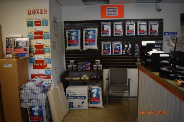 Facility photo: //images.sparefoot.com/medium/242929690e85dec9ead.jpg