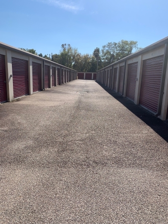 Facility photo: //images.sparefoot.com/medium/24293069160a8427294.jpg