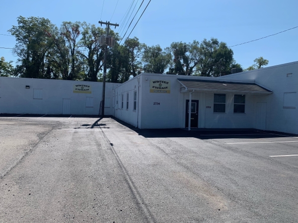 Facility photo: //images.sparefoot.com/medium/242931690e8be8e5a47.jpg