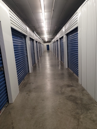 Facility photo: //images.sparefoot.com/medium/242931690e8bedadd98.jpg