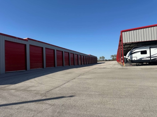 Facility photo: //images.sparefoot.com/medium/24293969123ab4db3f7.jpg