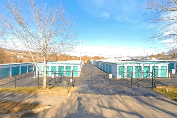 Facility photo: //images.sparefoot.com/medium/2429426967dfc34c7d2.jpg