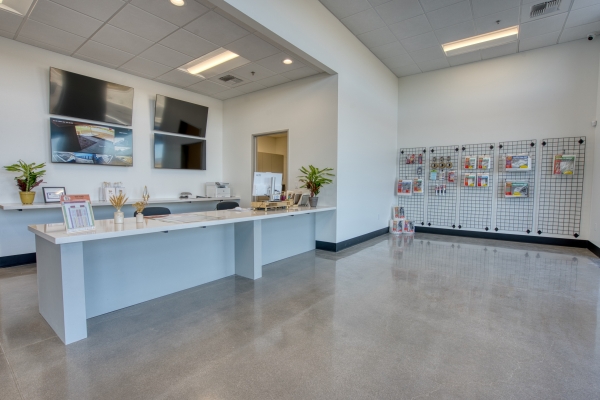 Facility photo: //images.sparefoot.com/medium/2429576914f23c0e4ae.jpg